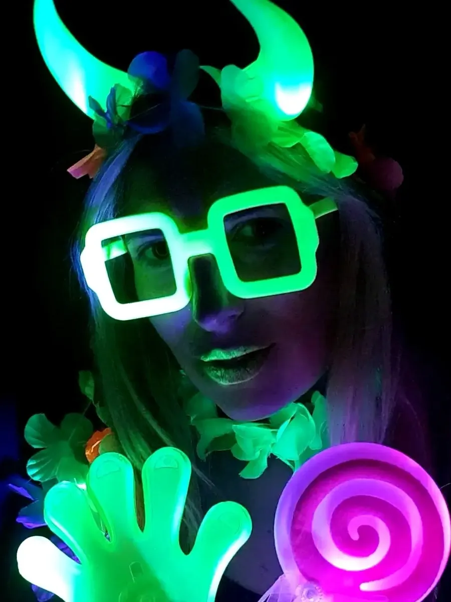 Cotillón Fluo-luminoso Para 50 Personas