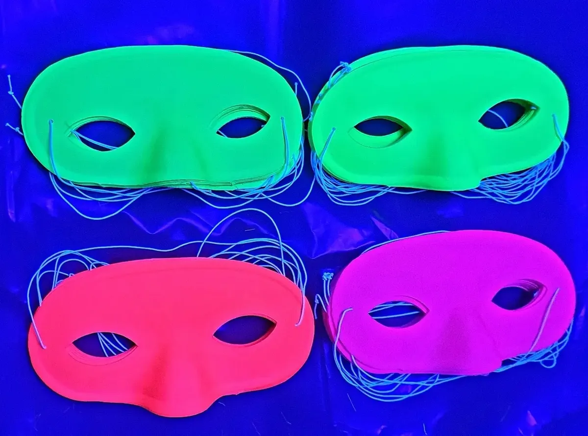 Pack Cotillón Flúo Luminoso 100 Personas Plus